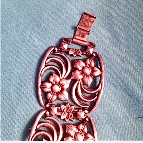 Antique Lotus Blossoms Bracelet - Picture 7 of 16